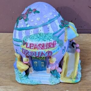 Adorable Easter Egg House playground decoration, decor, ceramic, T10MIS